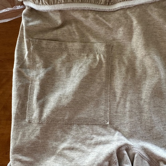 NWT Imbodhi Lila Yoga Activewear Shorts Romper - Oatmeal - XS - Picture 6 of 8